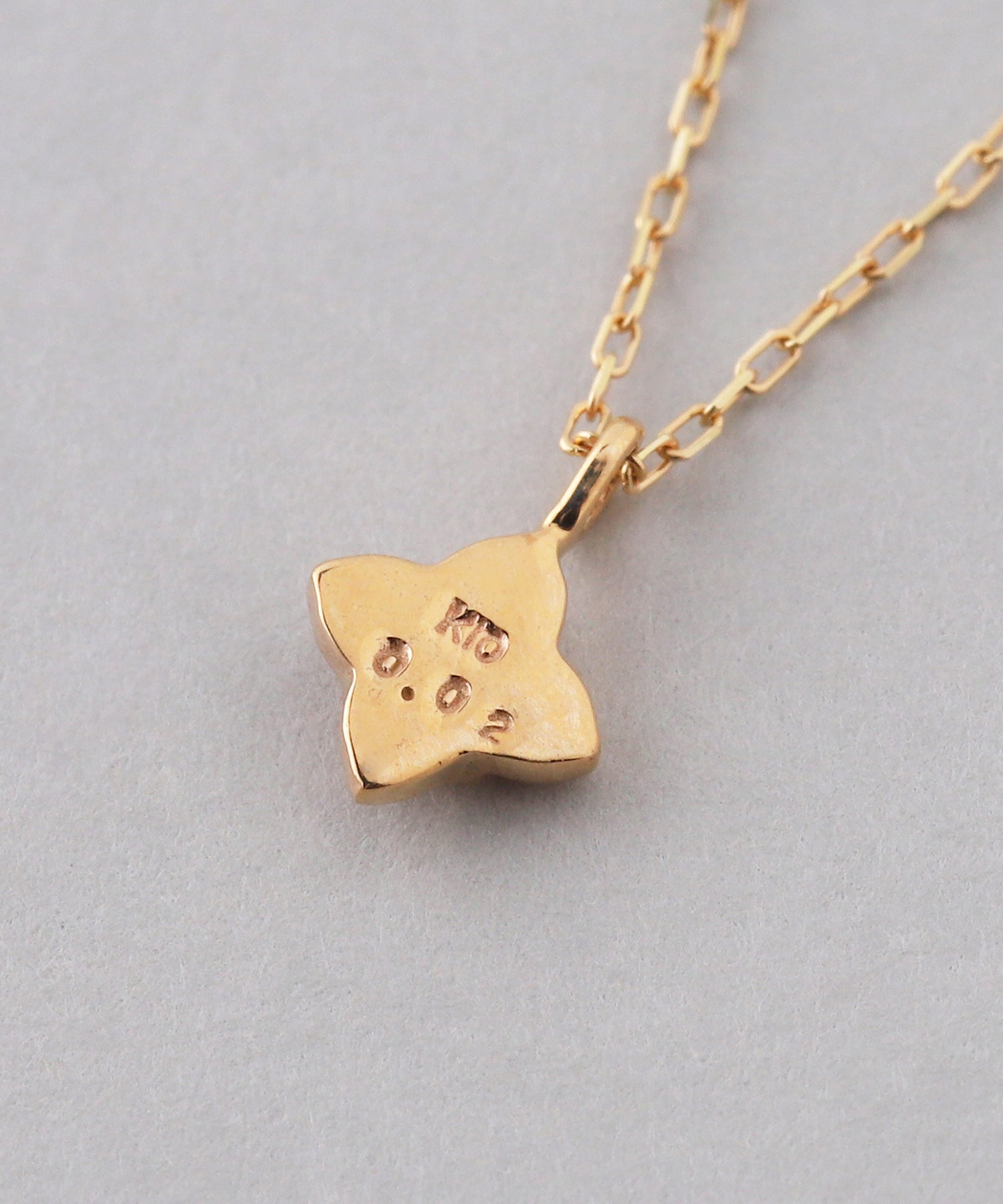 k18ネックレス　フラワーモチーフ　伊勢丹購入 k18ネックレス フラワーモチーフ 伊勢丹購入 k18ネックレス フラワー