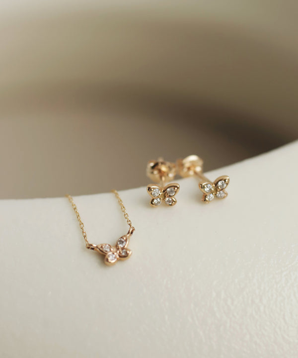 バタフライピアス