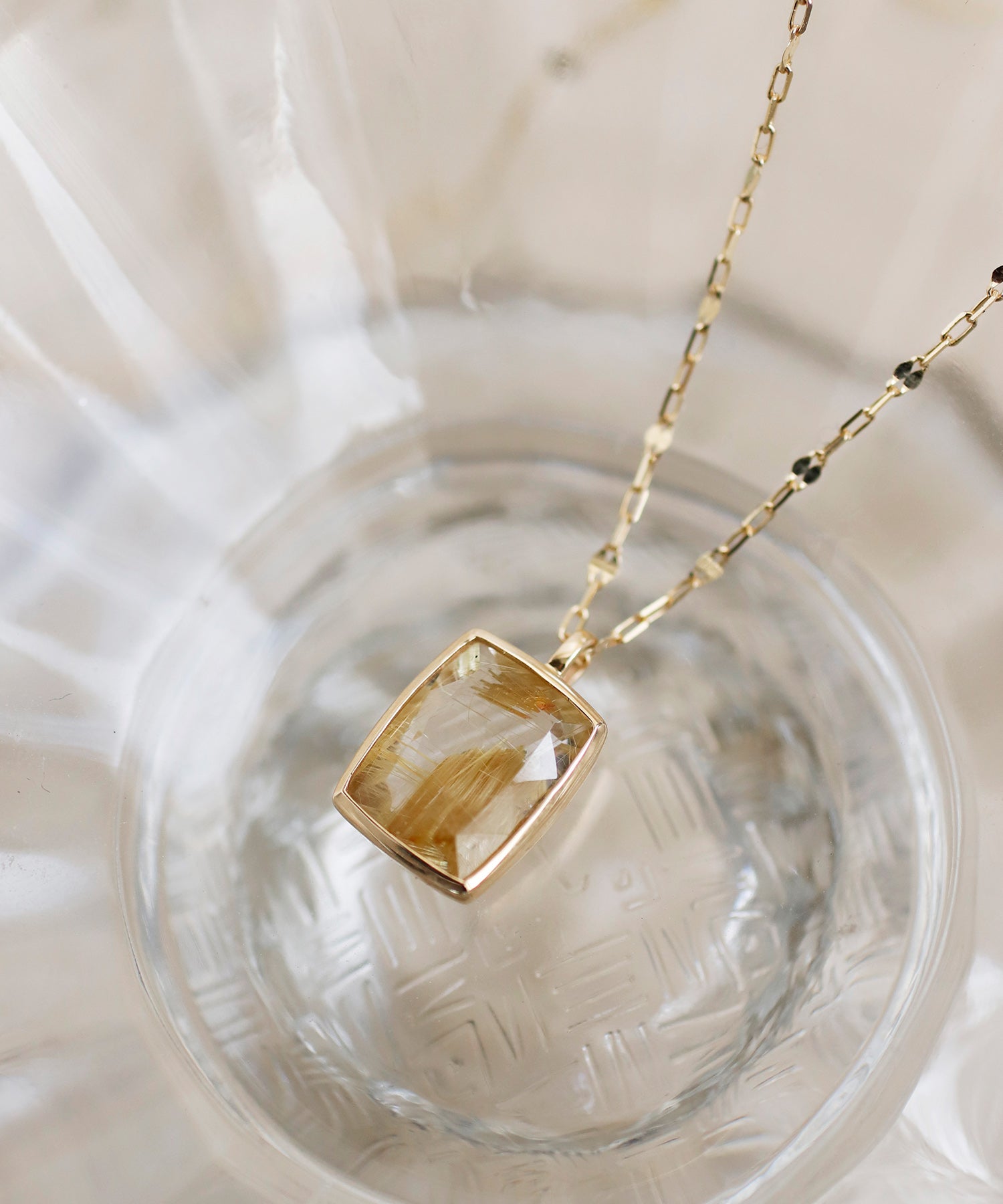 SIENAROSE】スクエアカットネックレス[ルチルクォーツ]｜アネモネ