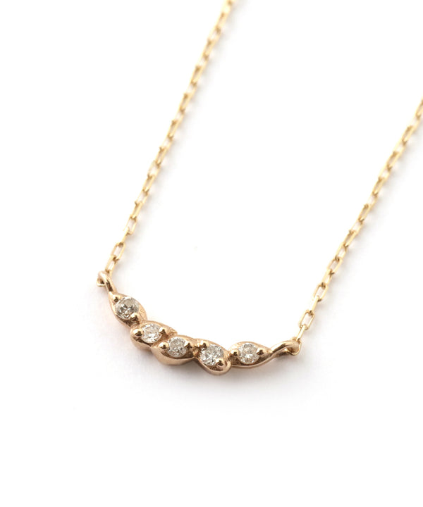 ガーランドネックレス