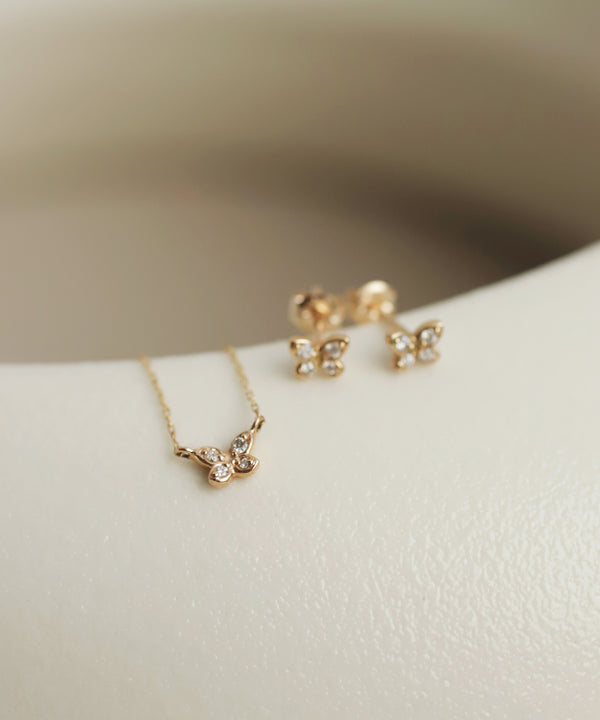 バタフライネックレス