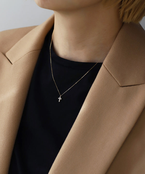 クロスダイヤネックレス