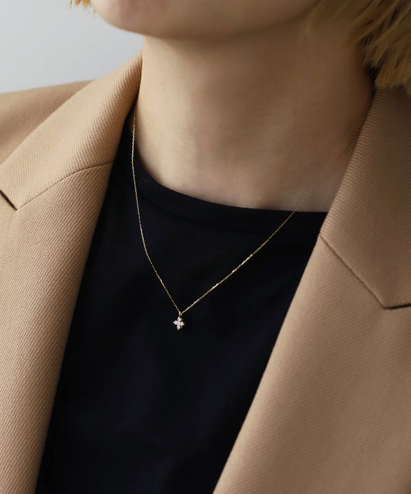 フラワーダイヤネックレス