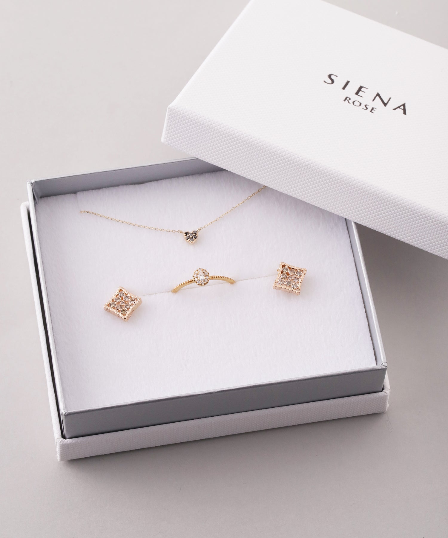 シエナロゼ SIENAROSE K10 モルガナイト チャーム 新品 トップ福袋