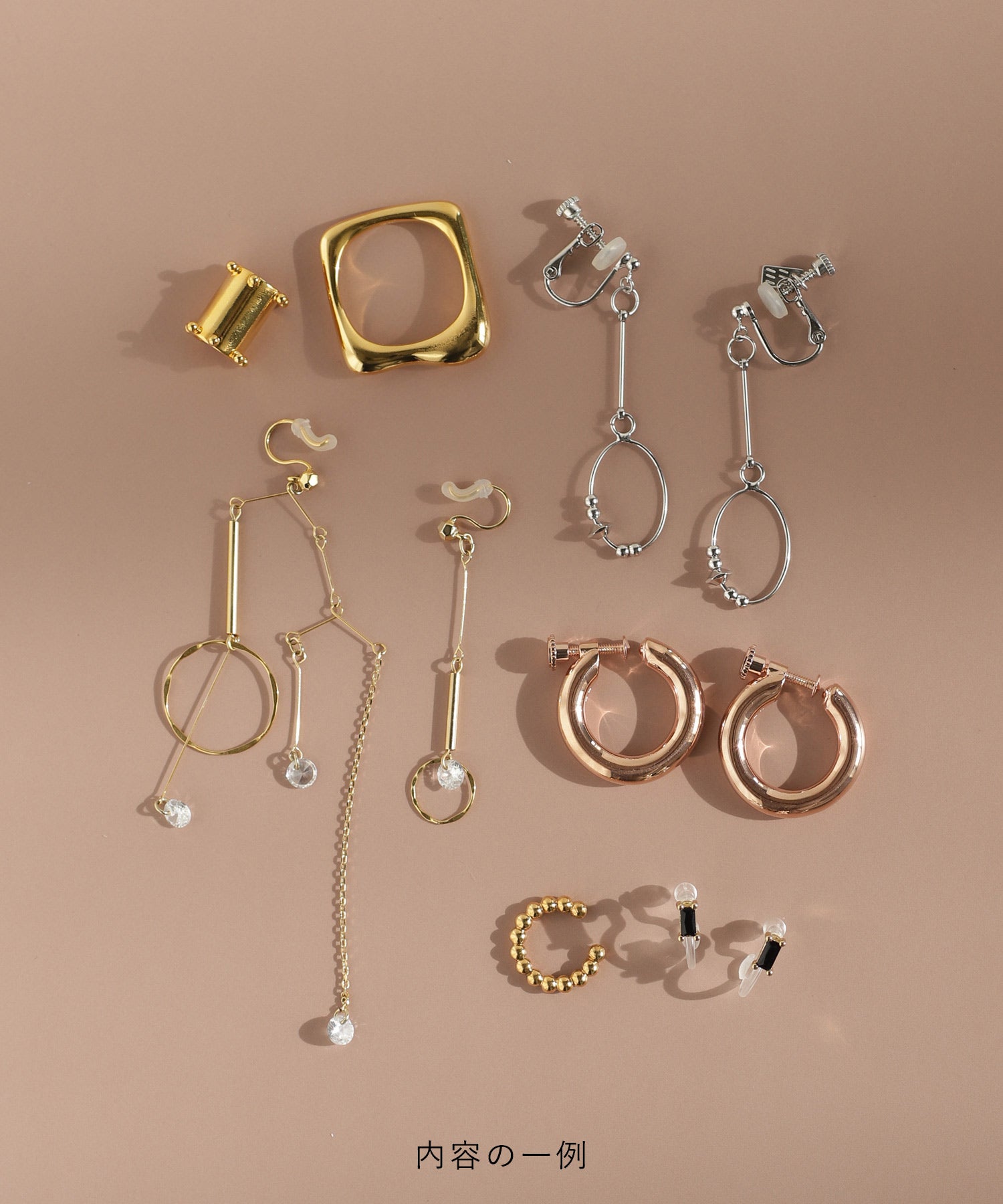 ラウンド用品・アクセサリー mimi 大胆に、繊細に、しなやかに。mimi33のアクセサリーで昇華する、秋の顔