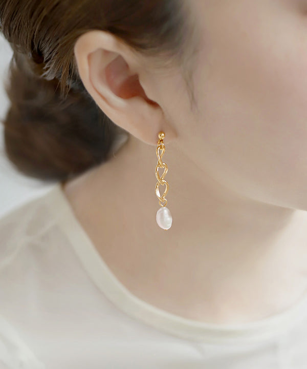 パール×チェーンモチーフピアス