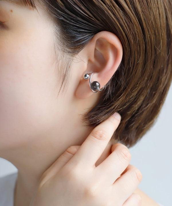 ガラススフィアイヤーカフ