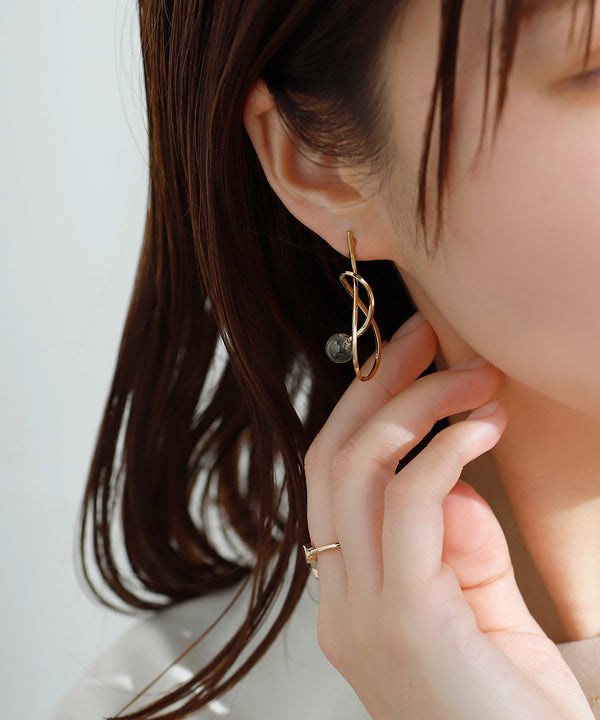ガラス×メタルラインピアス