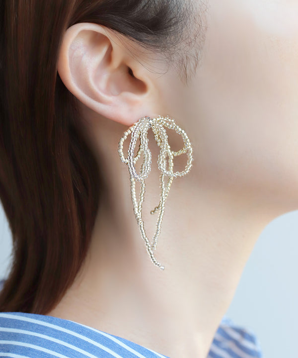 ビーズリボンピアス