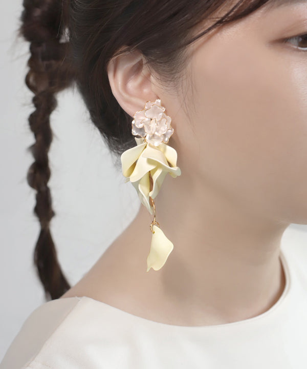 ホワイトフラワーピアス[Hanayome]