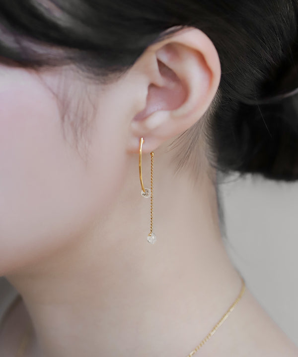 クリアドロップ×チェーンバックキャッチピアス