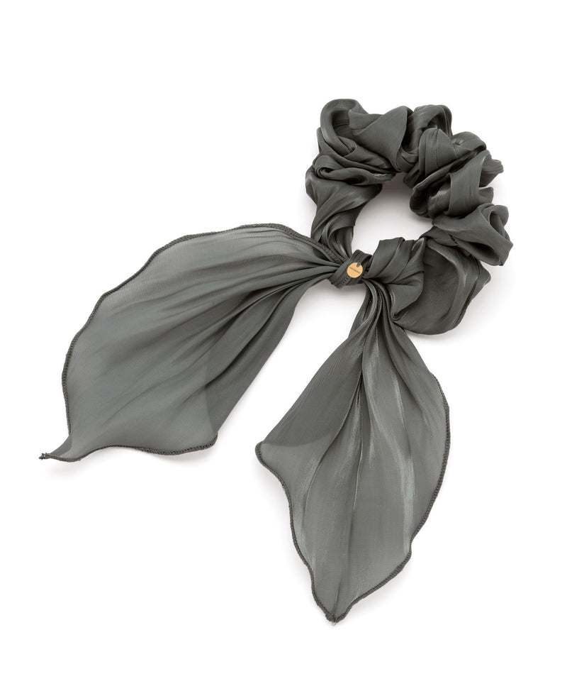 シックカラーのサテン調リボンシュシュ