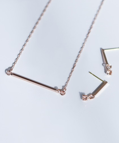 バー×ビジューピアス&ネックレス[Sheerchic]