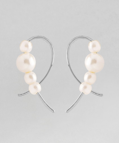 パール×フープラインピアス[TESHIGOTO]